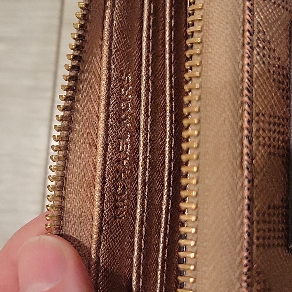 Michael Kors Wristlet/Wallet - Picture 8 of 10